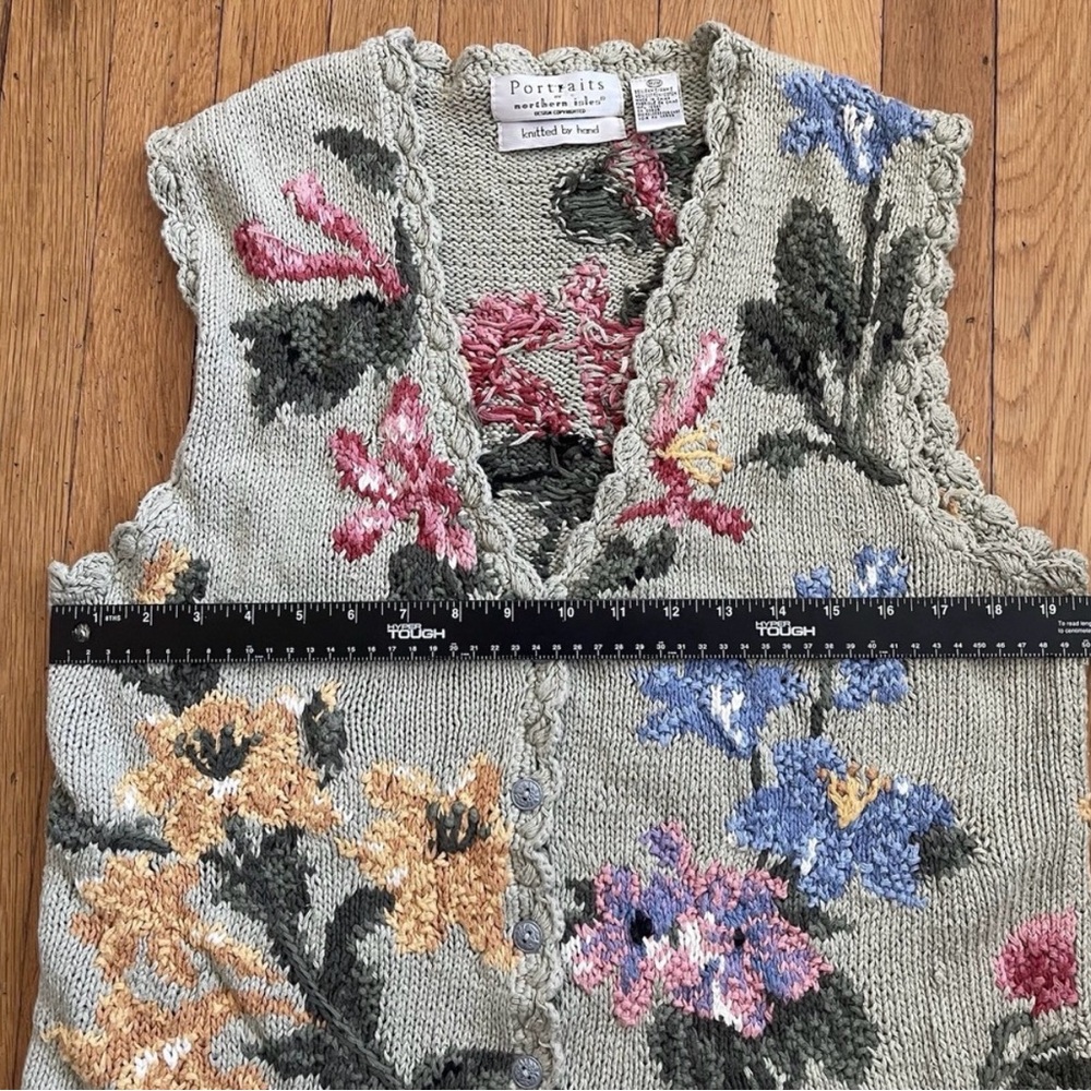 VTG Portraits by Northern Isles Hand Knit Floral Sweater Vest Medium Cottagcore - Picture 3 of 11